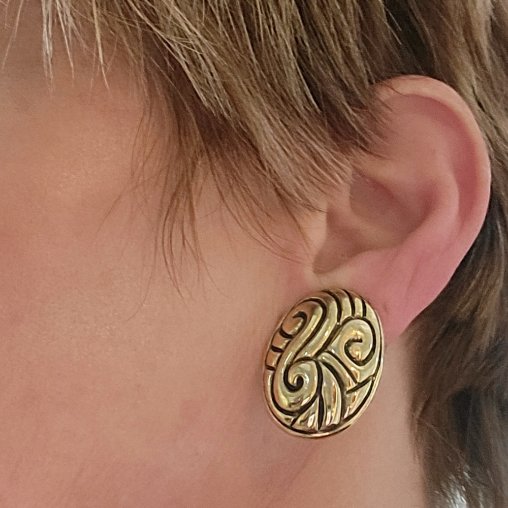 Vintage clip earrings
